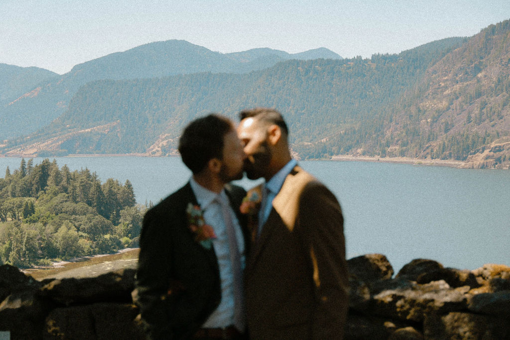 July Wedding at The Griffin House, captured by Photographer